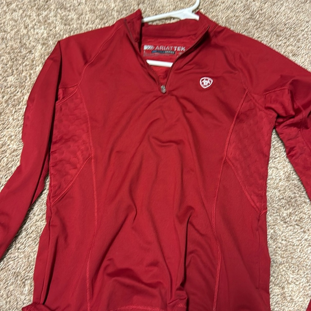 Ariat size L Girls/Womens base layer RED